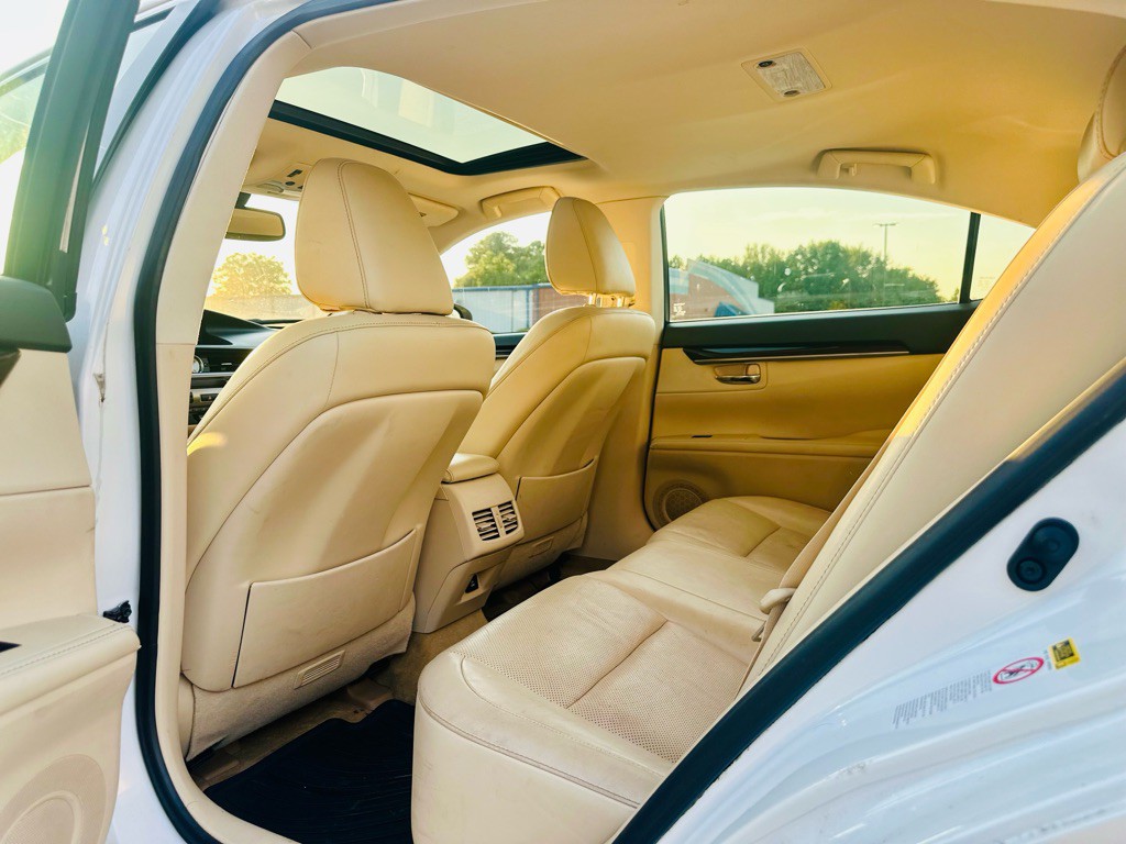2014 Lexus ES 350 Image 11