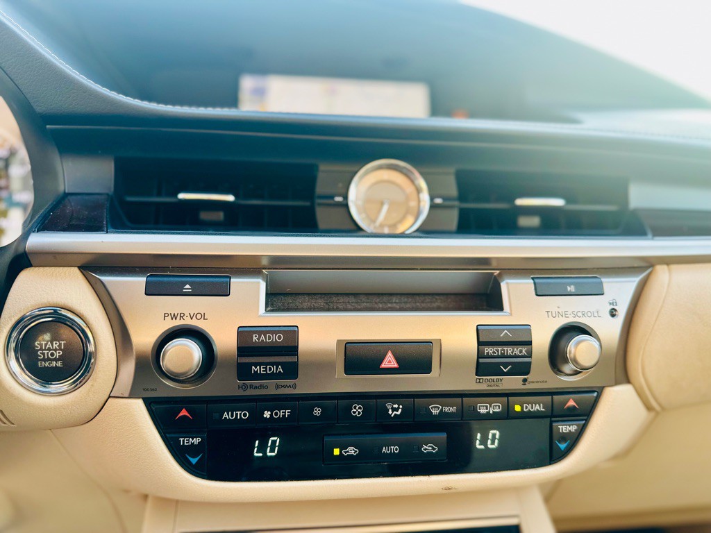 2014 Lexus ES 350 Image 15