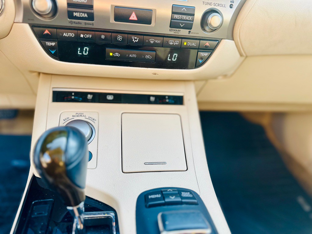 2014 Lexus ES 350 Image 16