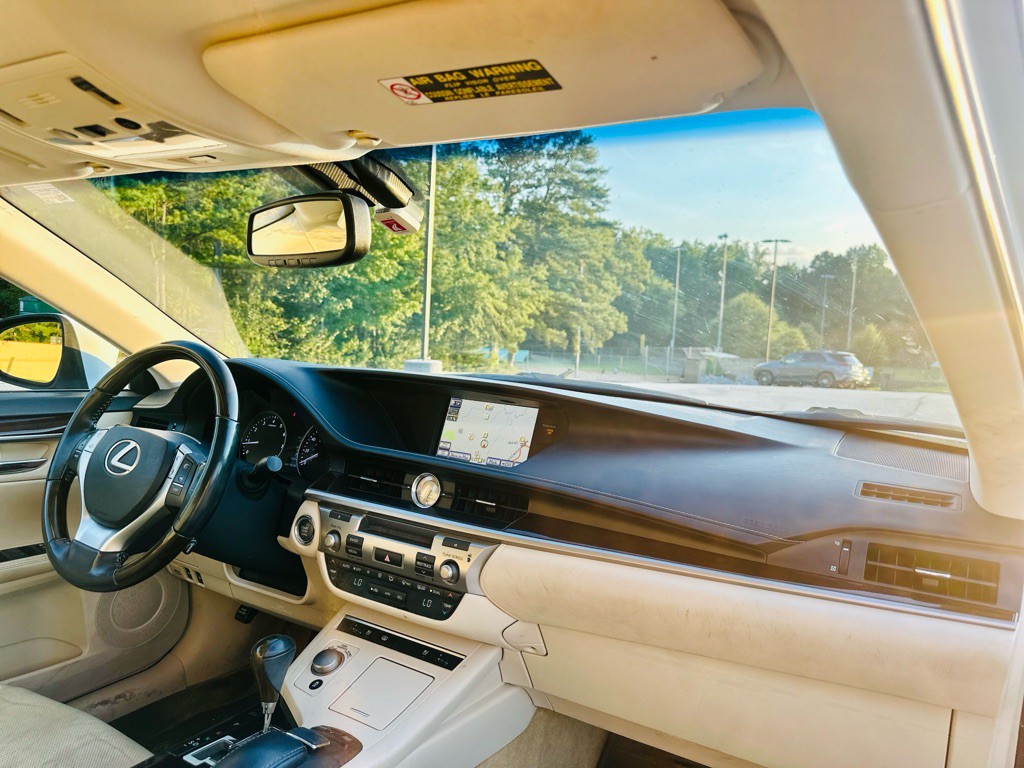 2014 Lexus ES 350 Image 17
