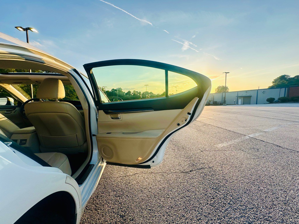 2014 Lexus ES 350 Image 21