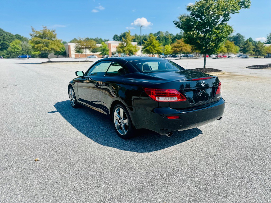 2011 Lexus IS Image 26