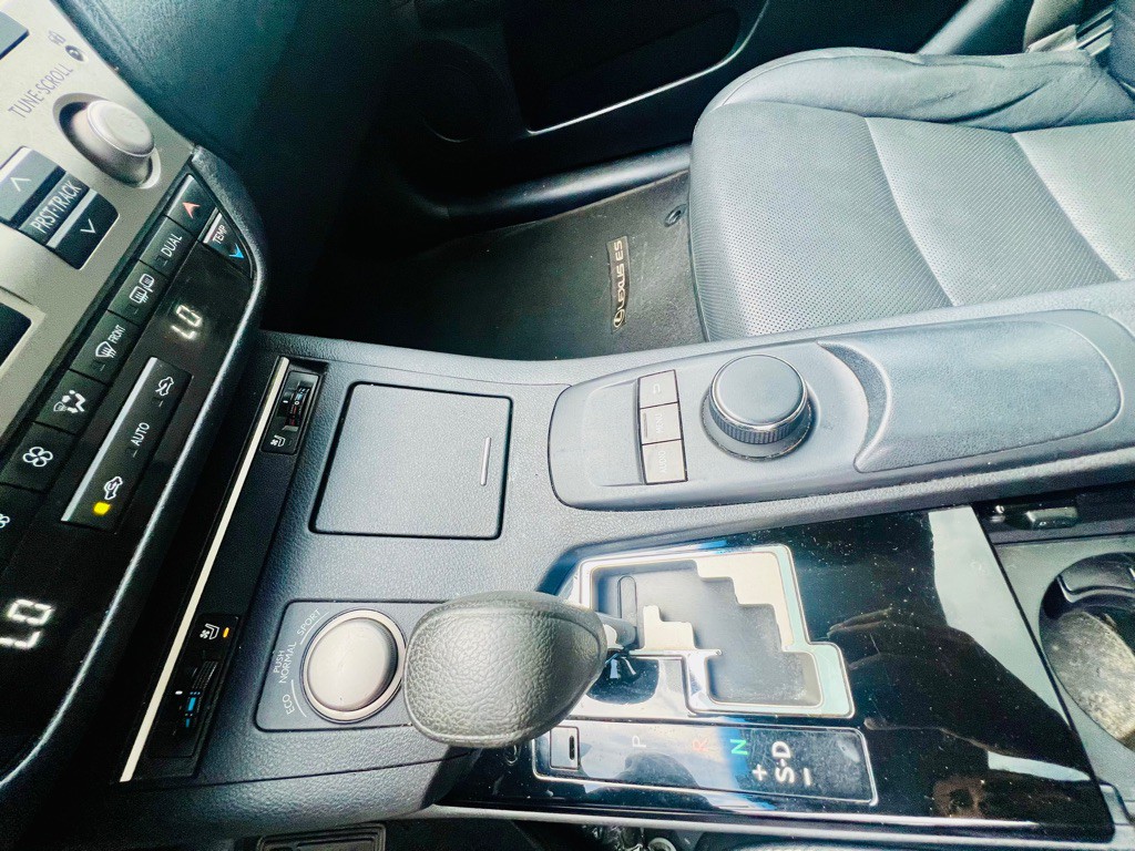 2014 Lexus ES 350 Image 14