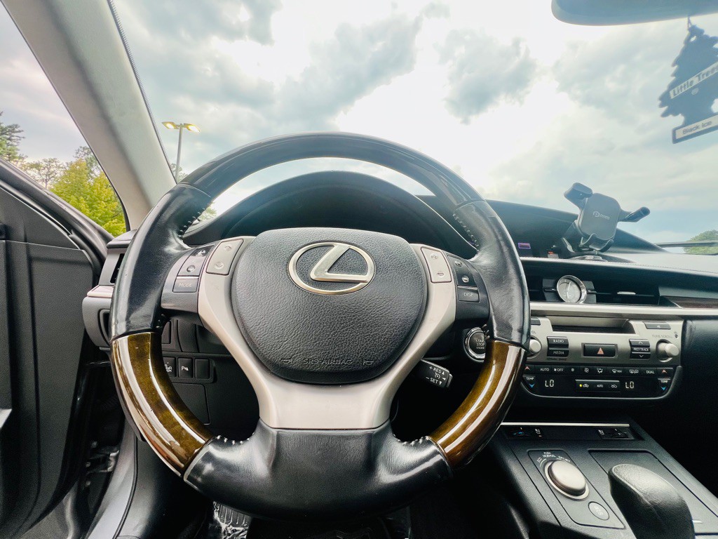 2014 Lexus ES 350 Image 22