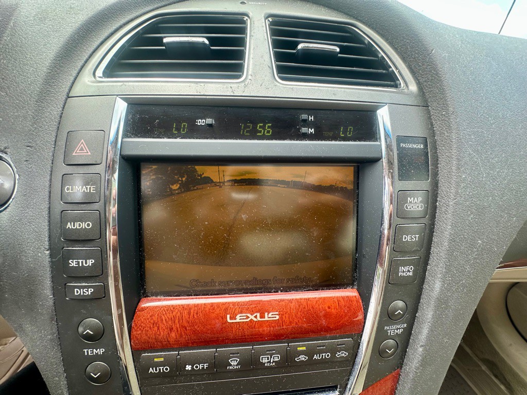 2010 Lexus ES 350 Image 16