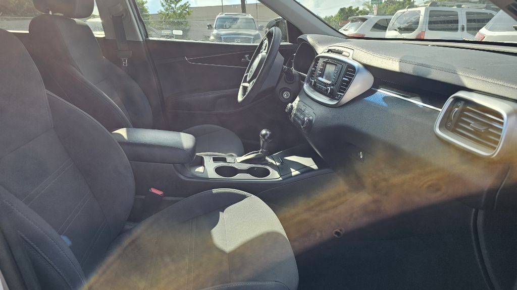 2016 Kia Sorento Image 3