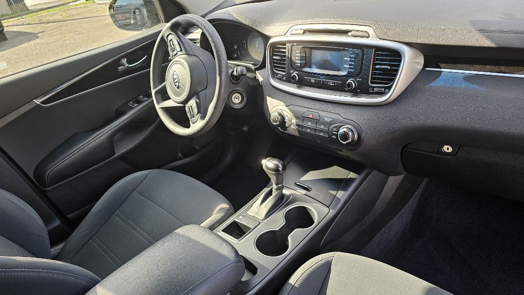 2016 Kia Sorento Image 5