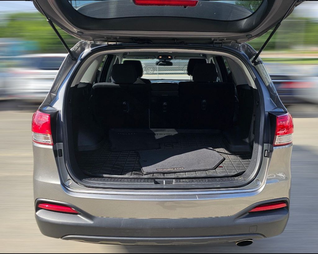 2016 Kia Sorento Image 8