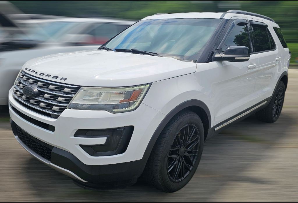 2016 Ford Explorer Image 1