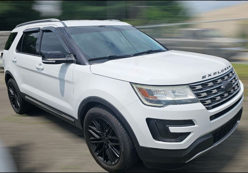 2016 Ford Explorer Image 2