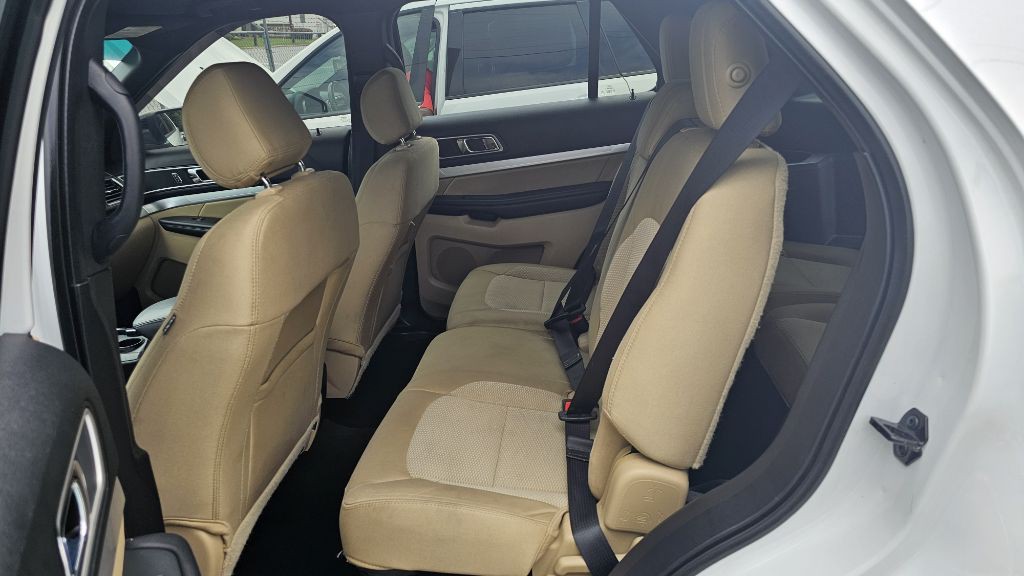 2016 Ford Explorer Image 8