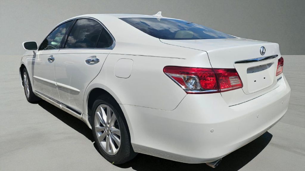 2012 Lexus ES Image 3