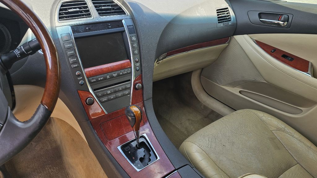 2012 Lexus ES Image 7