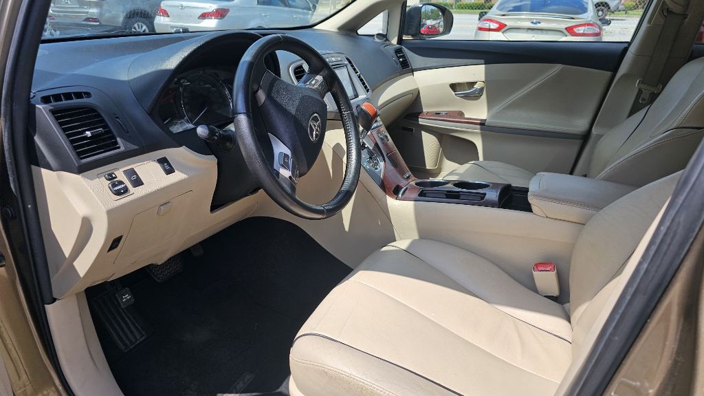 2011 Toyota Venza Image 8