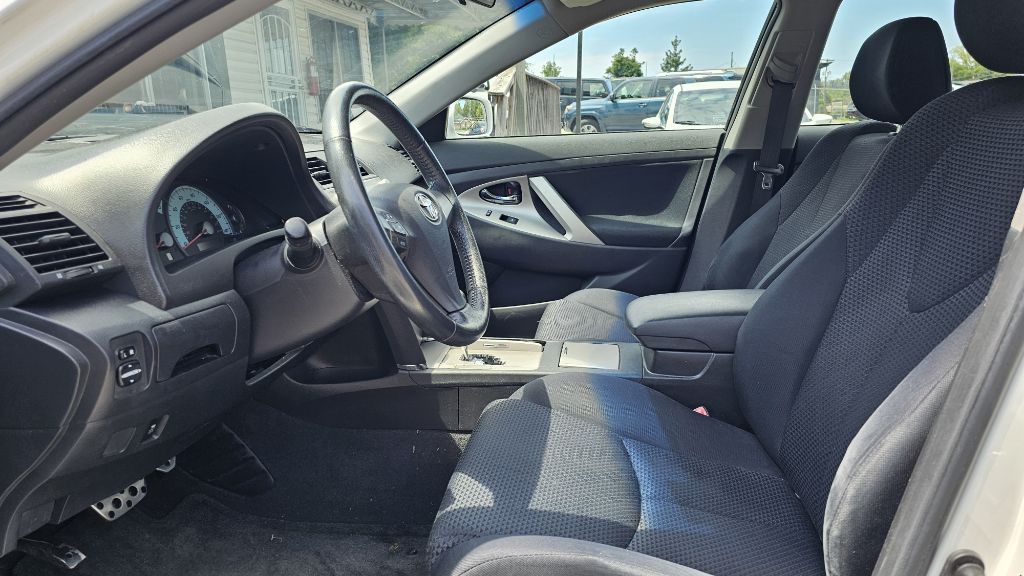 2010 Toyota Camry Image 6