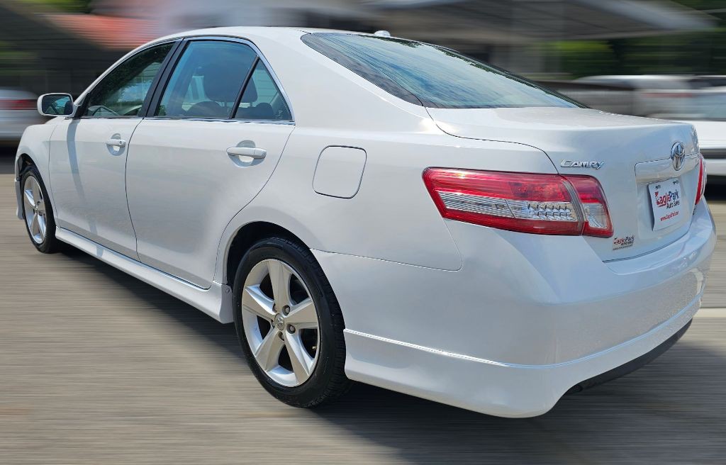 2010 Toyota Camry Image 5