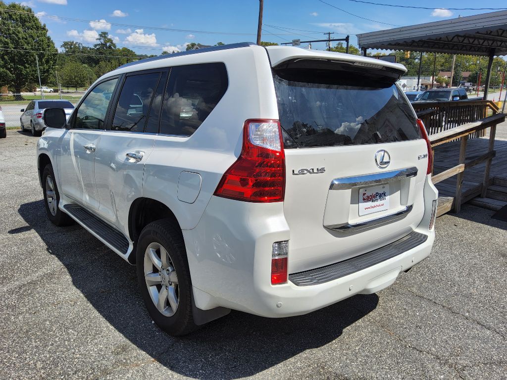 2010 Lexus GX Image 3