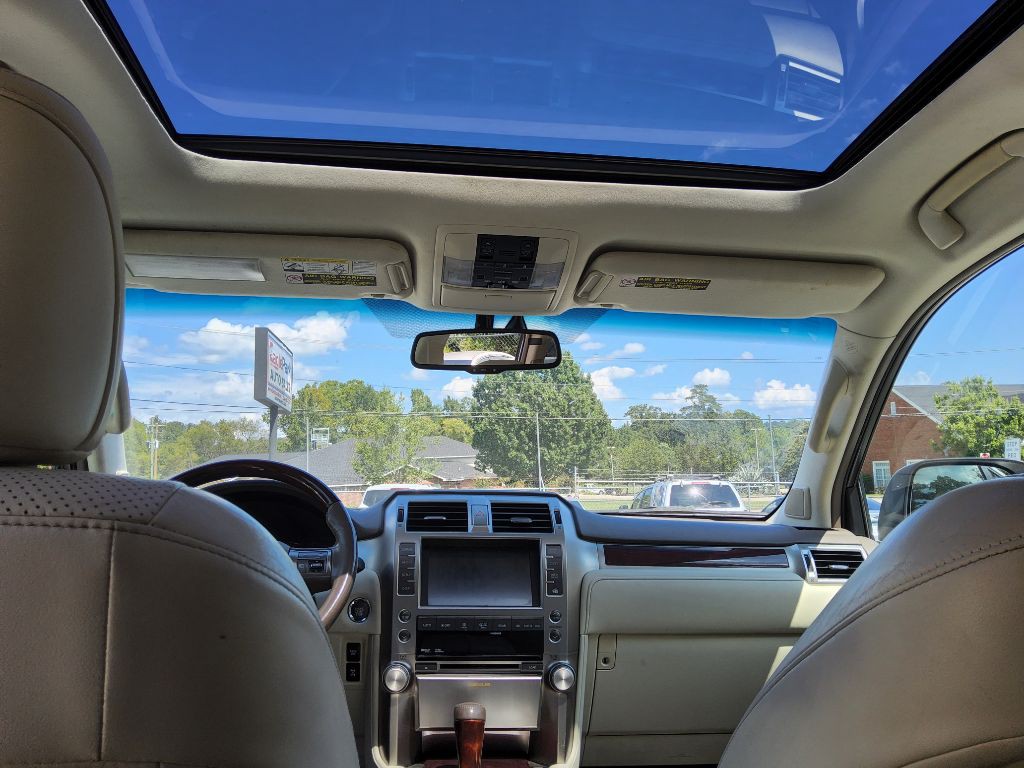 2010 Lexus GX Image 6