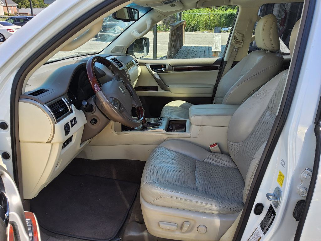 2010 Lexus GX Image 9