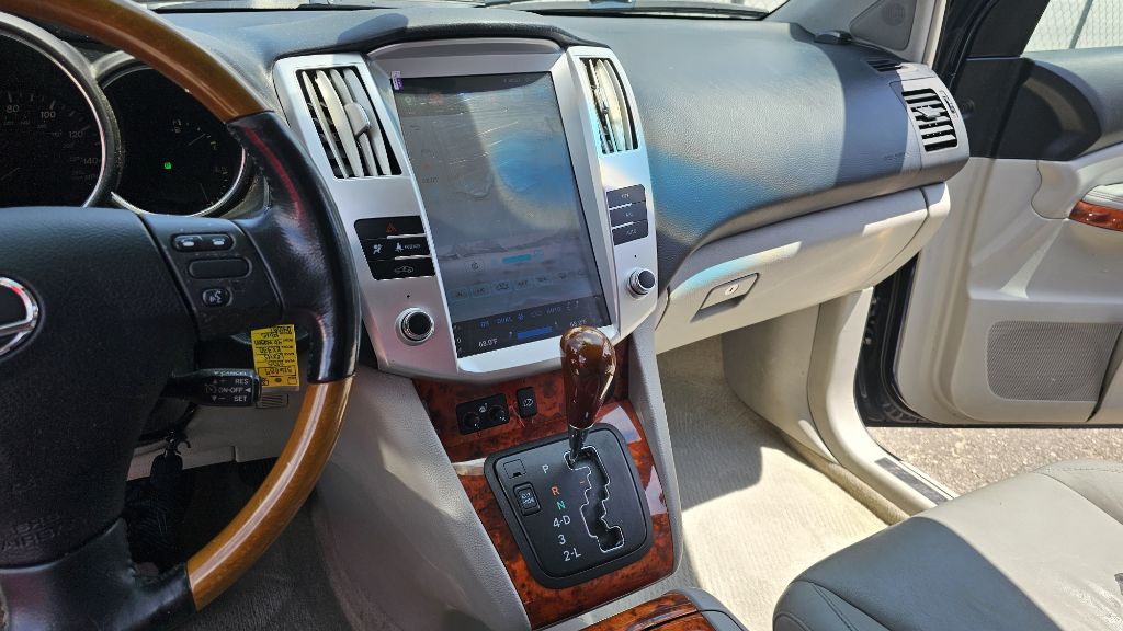 2005 Lexus RX Image 4