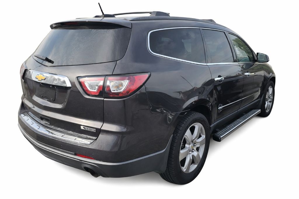 2017 Chevrolet Traverse Image 2