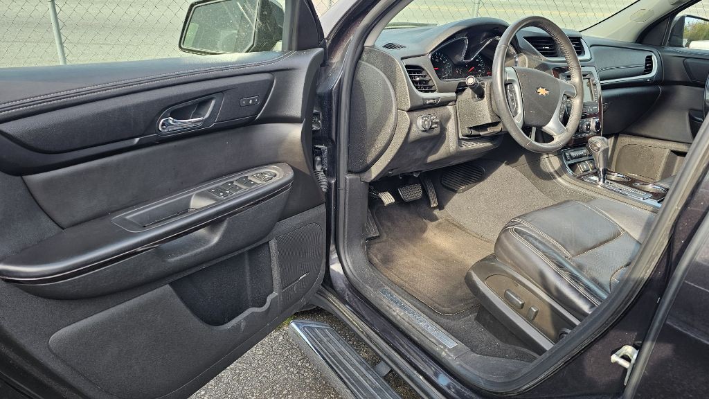 2017 Chevrolet Traverse Image 12