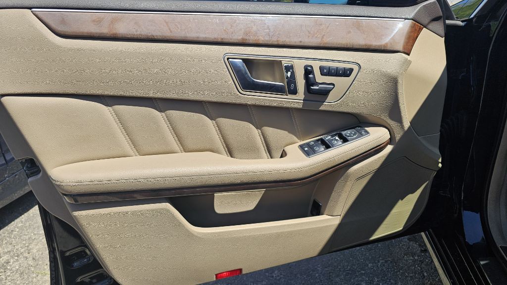 2013 Mercedes-Benz E-Class Image 8