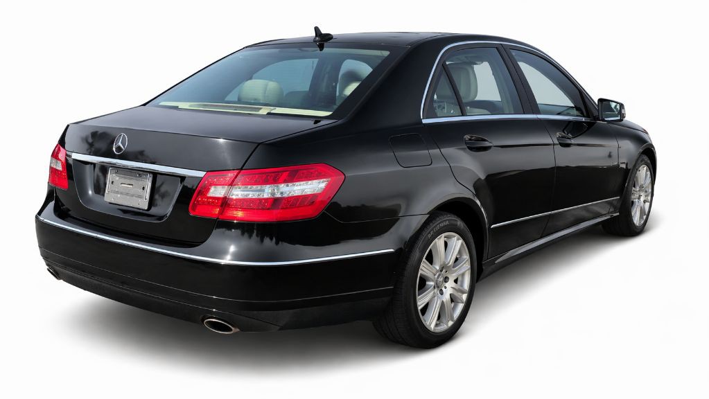 2013 Mercedes-Benz E-Class Image 3