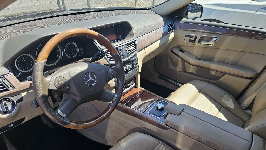 2013 Mercedes-Benz E-Class Image 4
