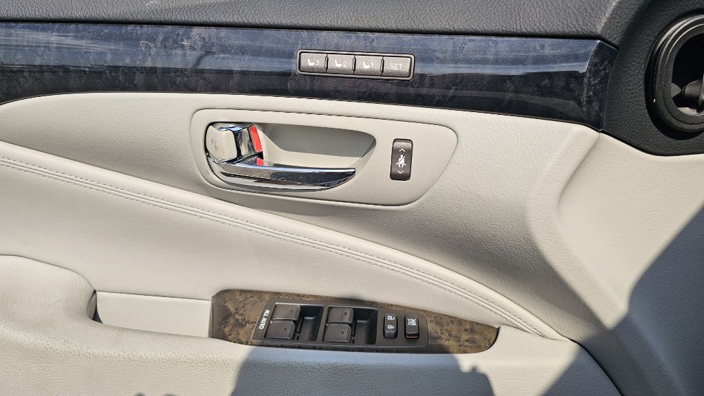 2008 Lexus LS Image 7