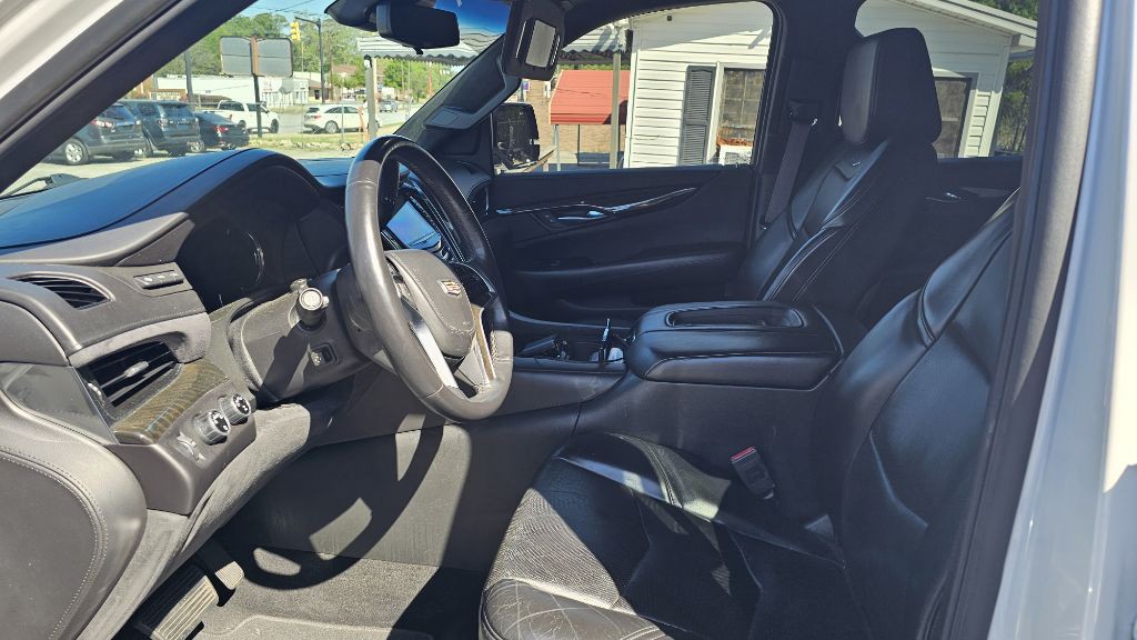 2017 Cadillac Escalade Image 5