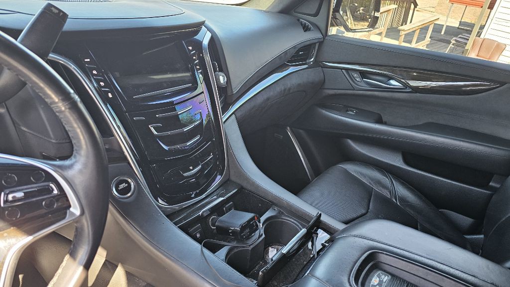 2017 Cadillac Escalade Image 6