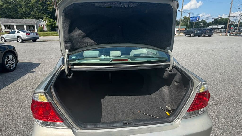 2006 Toyota Camry Image 8