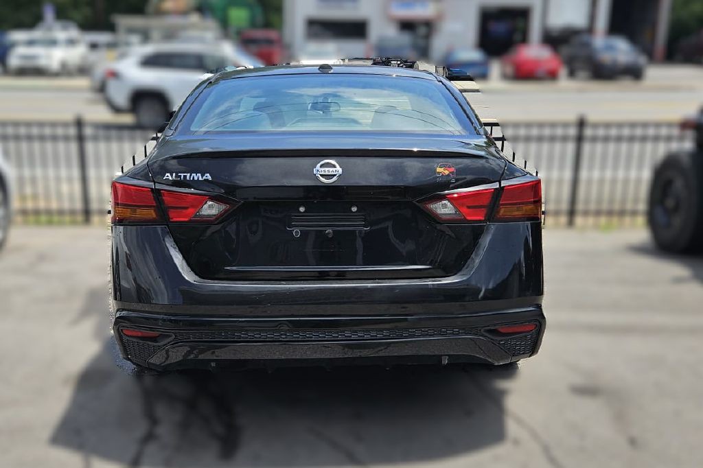 2019 Nissan Altima Image 4