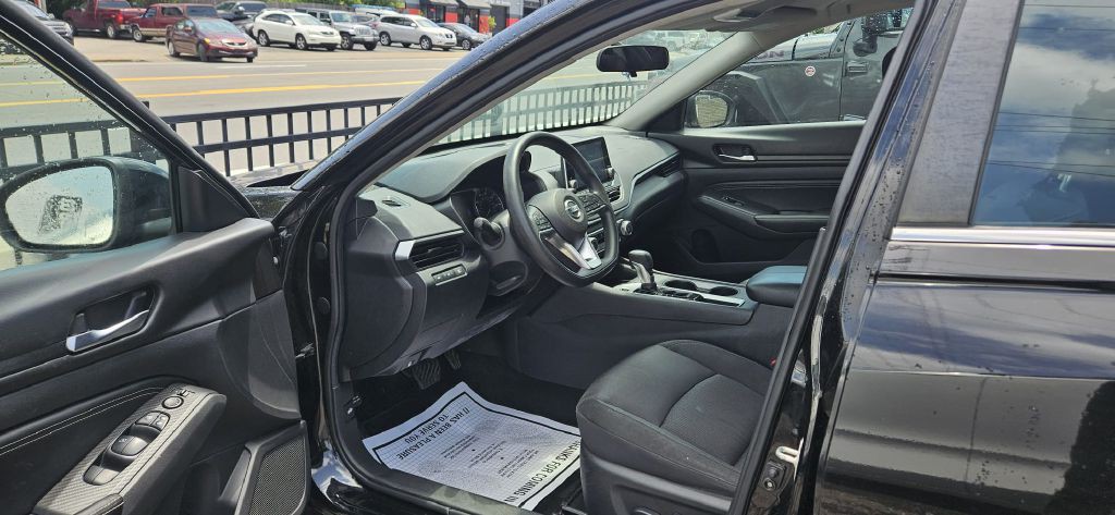 2019 Nissan Altima Image 6
