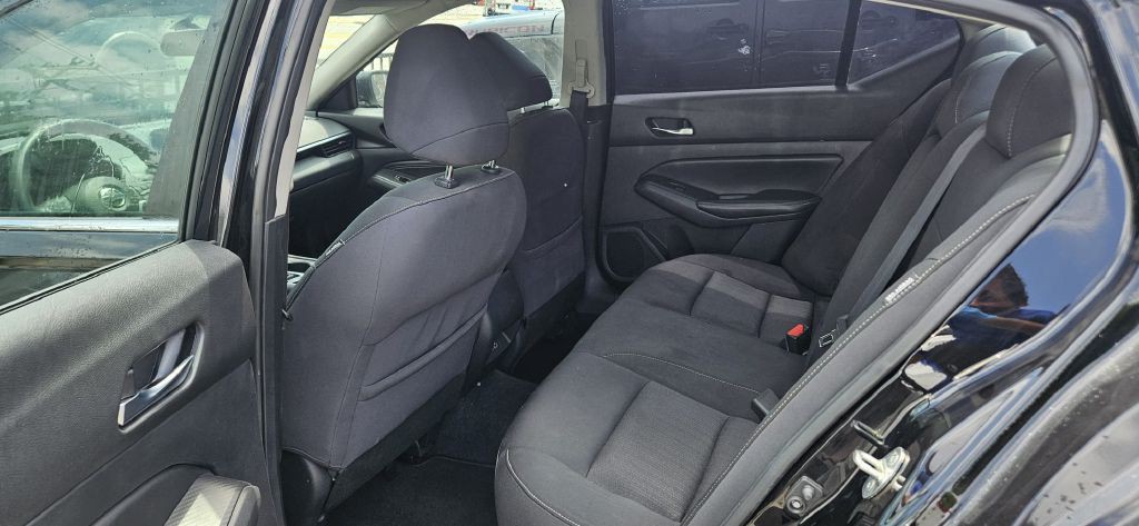 2019 Nissan Altima Image 7