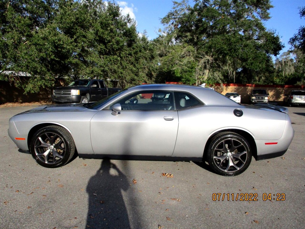2017 Dodge Challenger Image 2