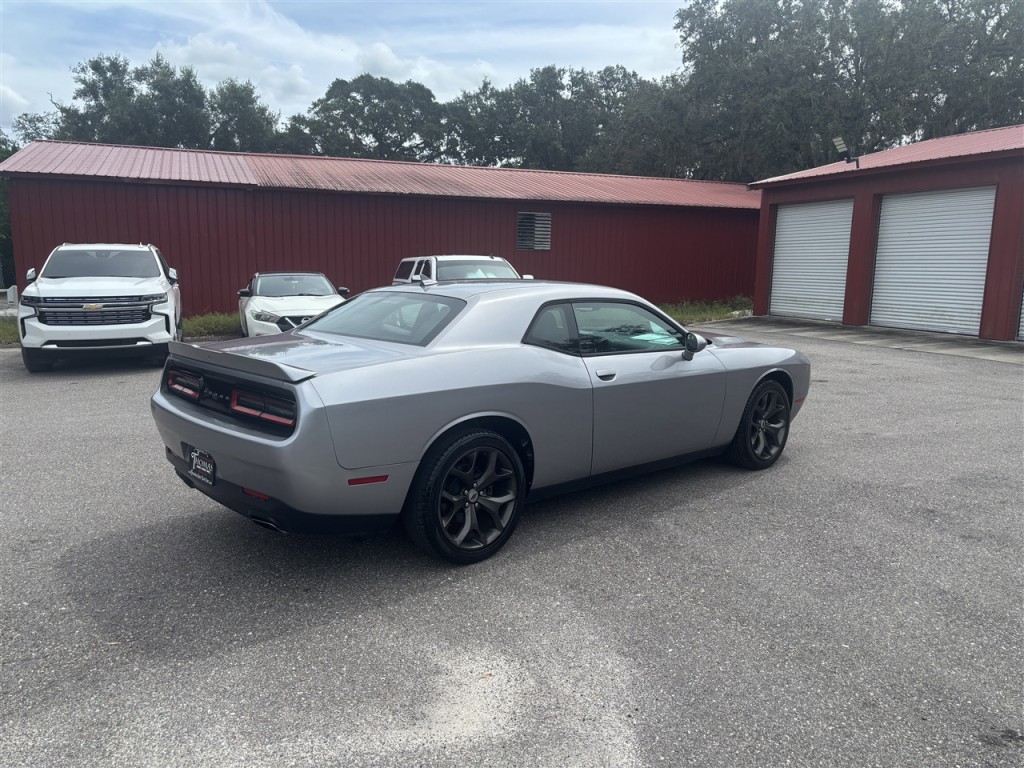 2017 Dodge Challenger Image 5