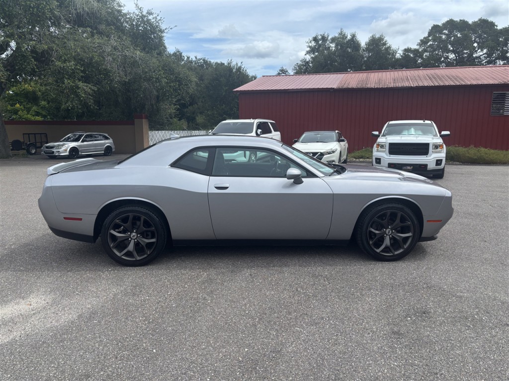 2017 Dodge Challenger Image 6