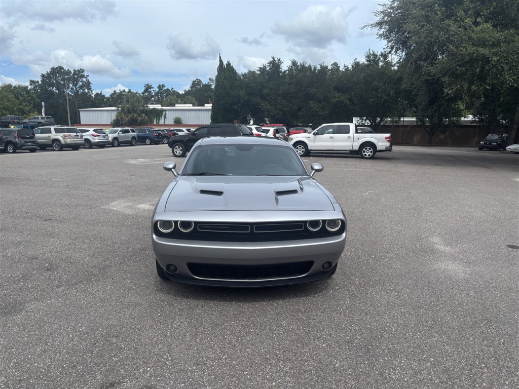 2017 Dodge Challenger Image 8