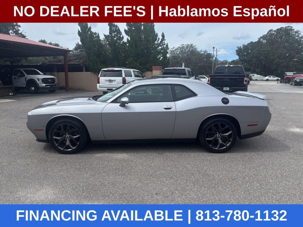 2017 Dodge Challenger Image 1