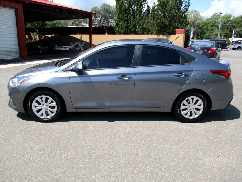 2020 Hyundai Accent Image 2