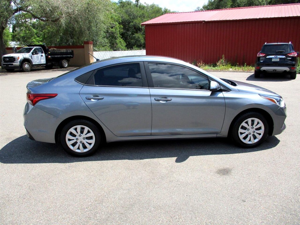 2020 Hyundai Accent Image 6