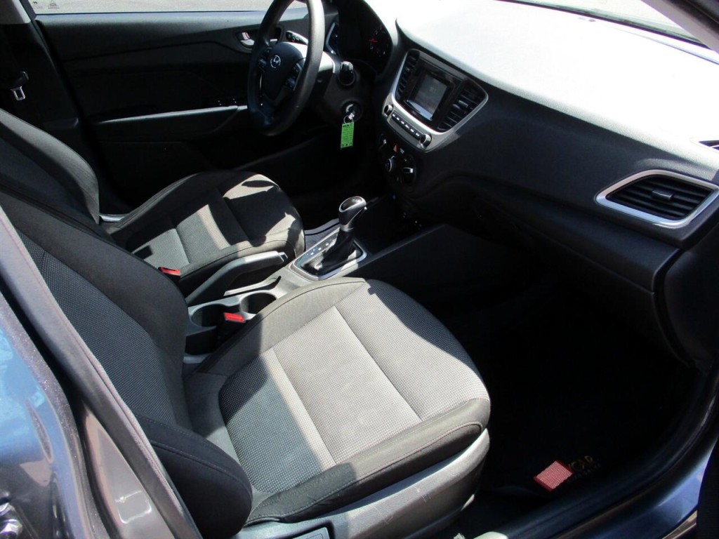 2020 Hyundai Accent Image 25