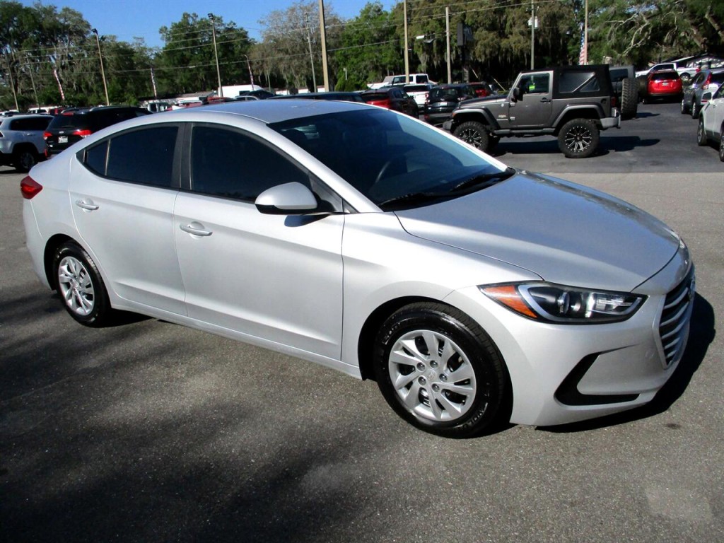 2017 Hyundai Elantra Image 7