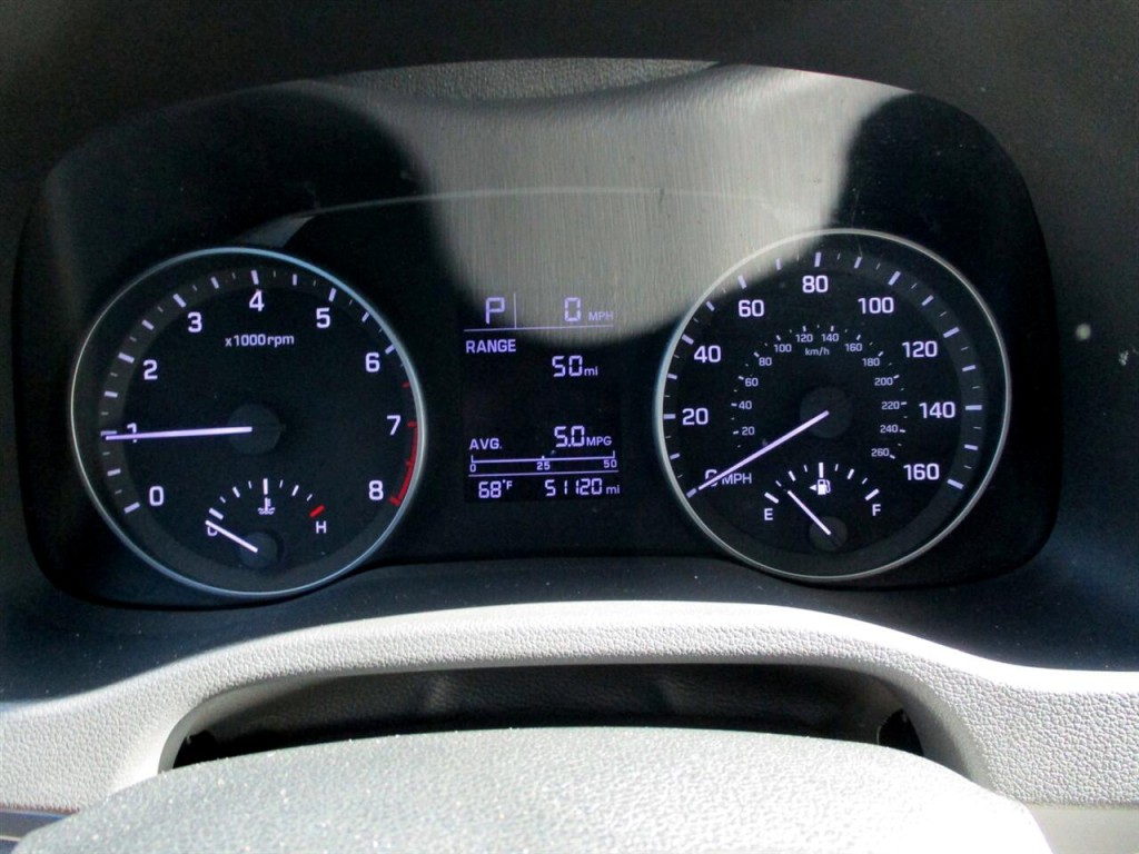 2017 Hyundai Elantra Image 12