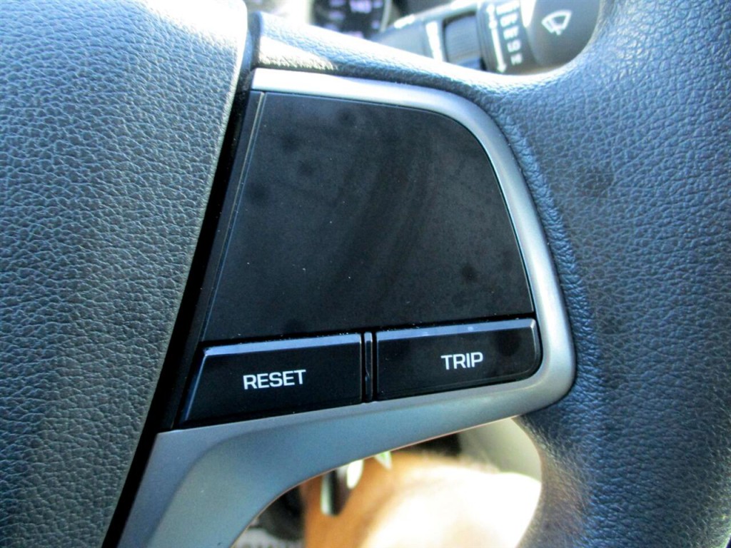 2017 Hyundai Elantra Image 13
