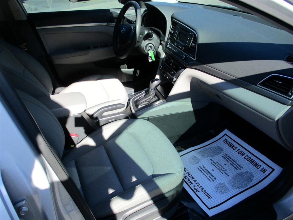 2017 Hyundai Elantra Image 23