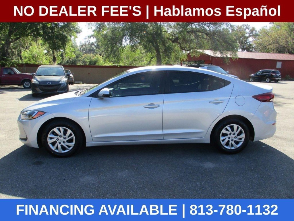 2017 Hyundai Elantra Image 2