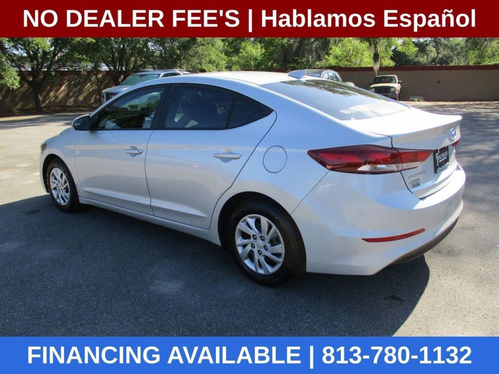 2017 Hyundai Elantra Image 3